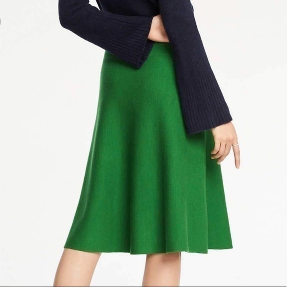 Ann Taylor - XS PETITE A-LINE SWEATER SKIRT NEW - Picture 2 of 3